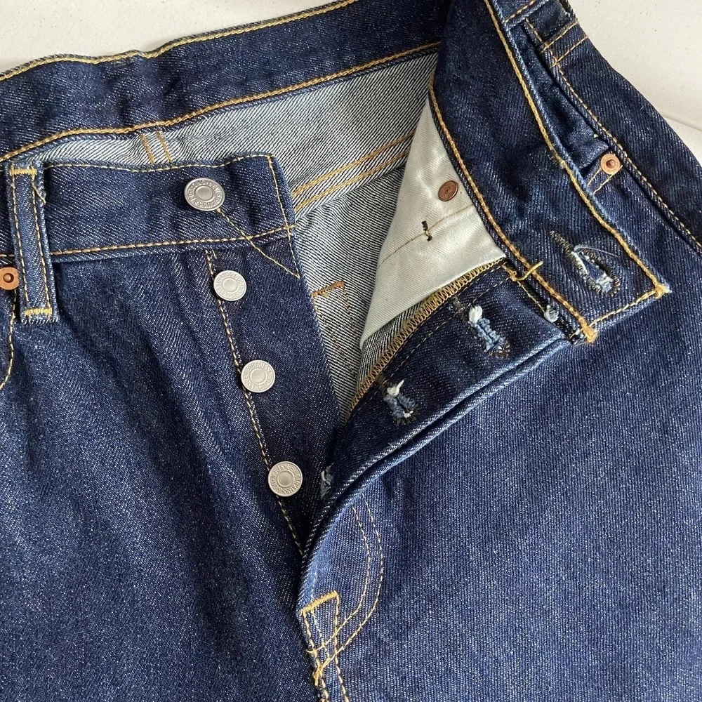 Levi's 501 Jeans Mens 30x32 Original Straight Leg Button Fly Dark Blue Denim